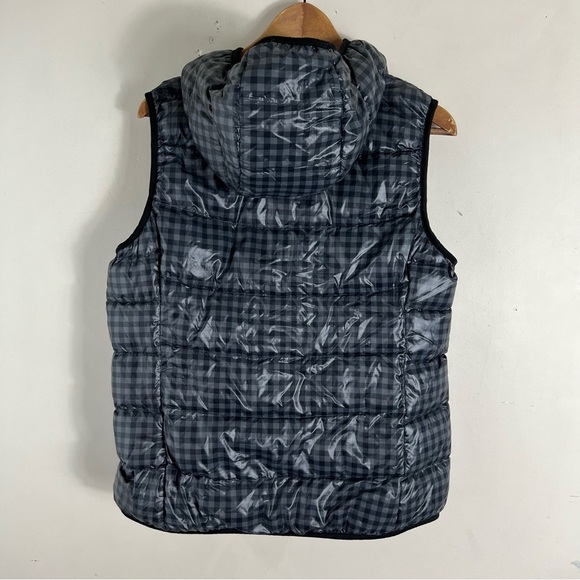 Uniqlo Women’s ULTRA LIGHT DOWN Hooded VEST Size Large Grey Black Checkered - Picture 2 of 10